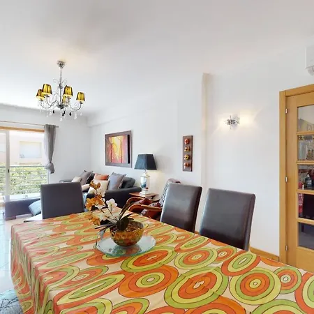 Apartamento T2 Encantador شقة *