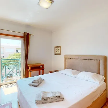 Apartamento T2 Encantador 아파트 *